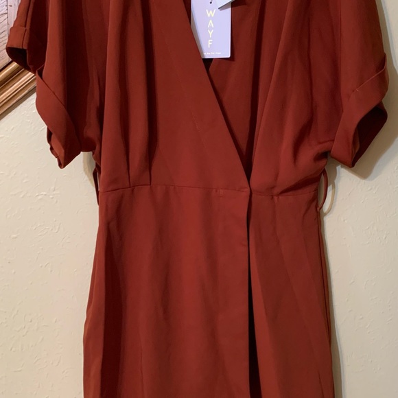 NWT WayF wrap tie front dress with cuffed dolman sleeves - Picture 4 of 8